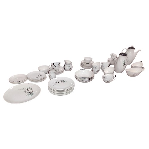 160 - A SEVENTY FOUR PIECE ROYAL DOULTON BAMBOO PATTERN PART SERVICE together with A COLLECTION OF GLASSWA... 