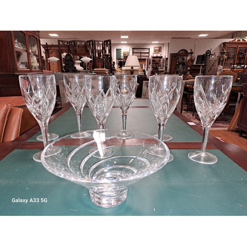 353 - A COLLECTION OF JOHN ROCHA RED WINE GLASSES together with a bowl (8)