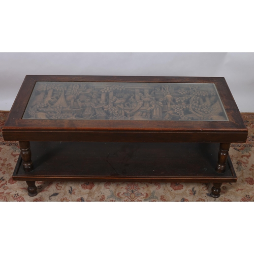 80 - A 19TH CENTURY MAHOGANY CELLARETTE OF SARCOPHAGUS OUTLINE the hinged lid with compartments above a p... 