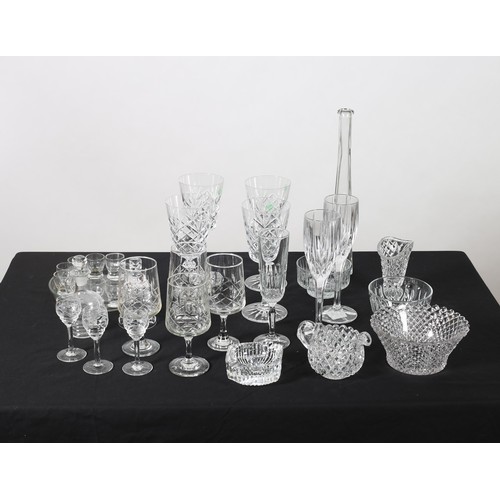 839 - A COLLECTION OF GLASSWARE to include a Waterford cut glass bowl, a pair of Stewart cut glass champag... 