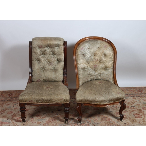 250 - A VICTORIAN MAHOGANY SIDE CHAIR the shaped top rail above a buttoned upholstered back and seat on ca... 