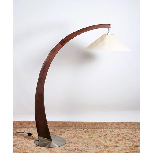 275 - A DESIGNER HARDWOOD AND CHROME FLOOR STANDARD LAMP with bowed arm on a circular foot with shade 
182... 