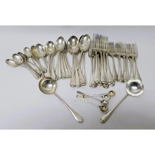 512 - A COLLECTION OF FLATWARE London 1881 comprising dinner forks, dessert forks, dessert spoons, ladles,... 