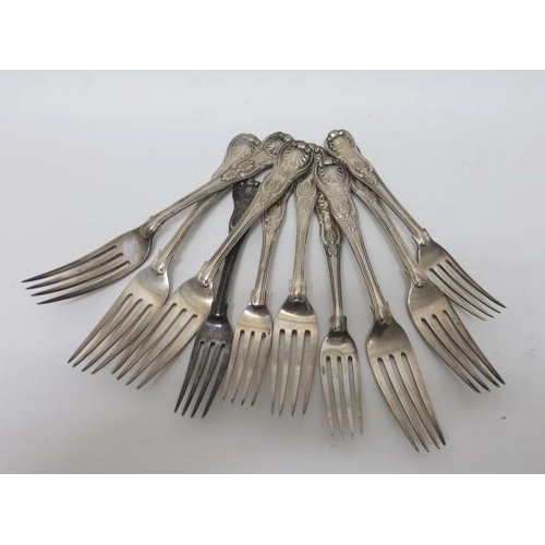 519 - A SET OF SIX SILVER SHELL PATTERN DESSERT FORKS, four silver shell pattern dessert forks London 1844... 