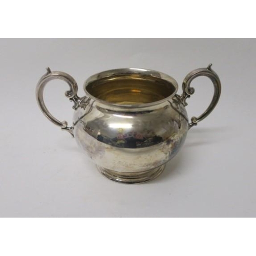 531 - A SILVER AND GILT LINED TWO HANDLED BOWL Sheffield 1900
12 troy ounces