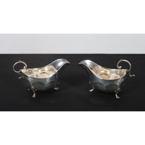 487 - A PAIR OF SILVER SAUCE BOATS Birmingham 1913