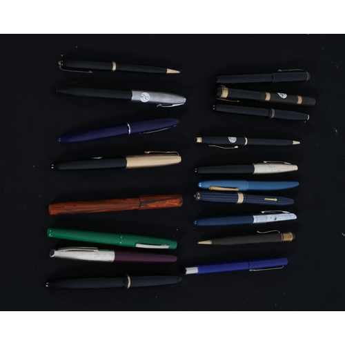 535 - A COLLECTION OF VINTAGE FOUNTAIN PENS to include some 14ct gold mounted examples, etc.