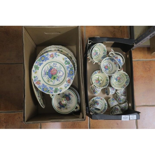 624 - AN EIGHTY SIX PIECE MASON'S IRONSTONE MATCHED DINNER SERVICE Strathmore Pattern, a thirty six piece ... 