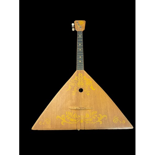 397 - A LATE 20TH CENTURY BALALAIKA