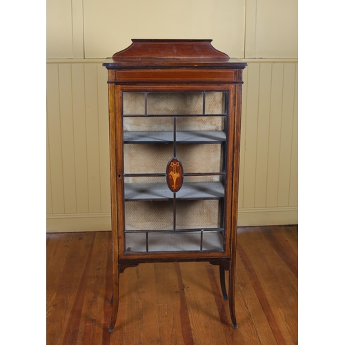 200 - AN EDWARDIAN MAHOGANY AND SATINWOOD INLAID CHINA DISPLAY CABINET with astragal glazed doors on sabre... 