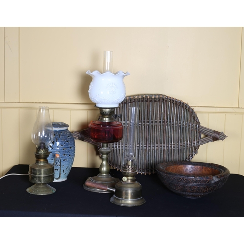 510 - A MISCELLANEOUS COLLECTION to include a vintage brass ruby glass and opaline glass oil lamp, a burr ... 