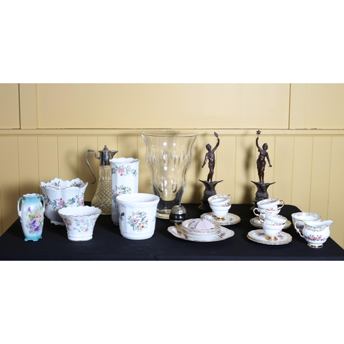 517 - A COLLECTION OF CHINA to include four pieces of Aynsley China, a moulded glass and plated claret jug... 