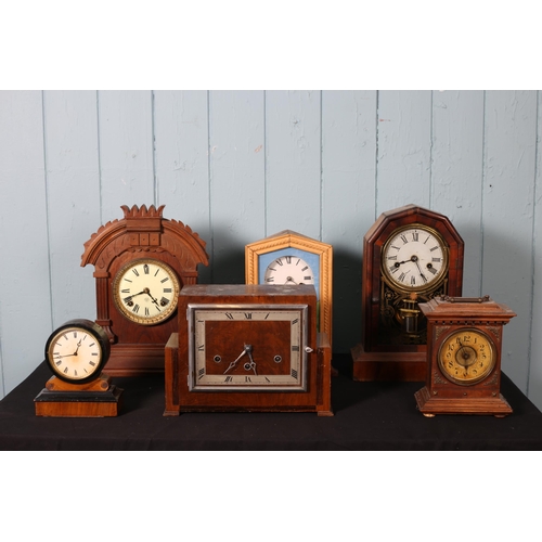 613 - A COLLECTION OF SIX VARIOUS MANTEL CLOCKS