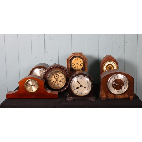 614 - A COLLECTION OF SIX MANTEL CLOCKS together with A WALL MOUNTED CLOCK (7)