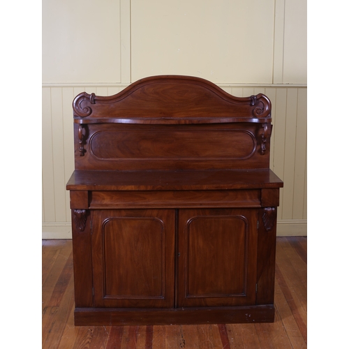 425 - A 19TH CENTURY MAHOGANY SIDE CABINET the superstructure with a rectangular arched back with moulded ... 