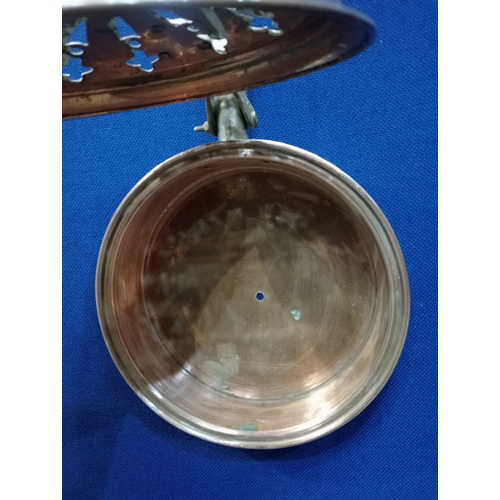 288 - A COPPER AND BEECHWOOD BED WARMER the circular pan with pierced lid 77cm (h)