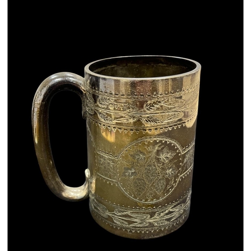 512 - AN ENGRAVED SILVER TANKARD London 1877 10 troy oz 13cm (h)