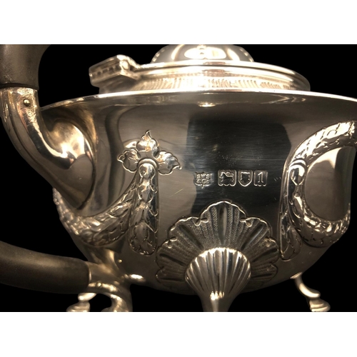 481 - AN EDWARDIAN SILVER TEAPOT stamped London 1906, 638g total (including Bakelite fittings)