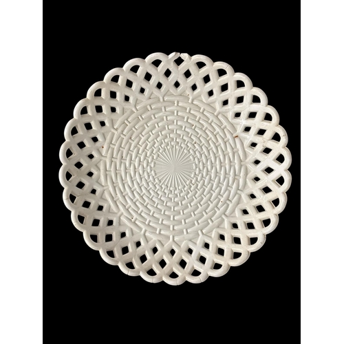 257 - A COLLECTION OF PORCELAIN, COLOURED GLASS AND OTHER DECORATIVE ITEMS to include a Sowerby's patented... 