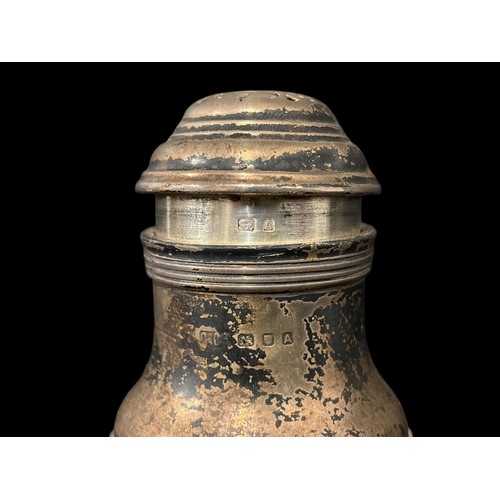 478 - A COLLECTION OF STERLING SILVER ITEMS comprising a pepperette stamped 'London 1936' maker's mark 'Ca... 