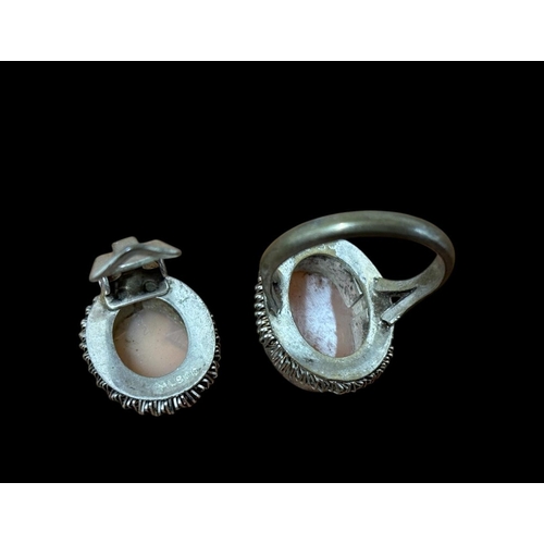 283 - A MISCELLANEOUS COLLECTION to include some small pieces of silver, a French travelling carriage cloc... 