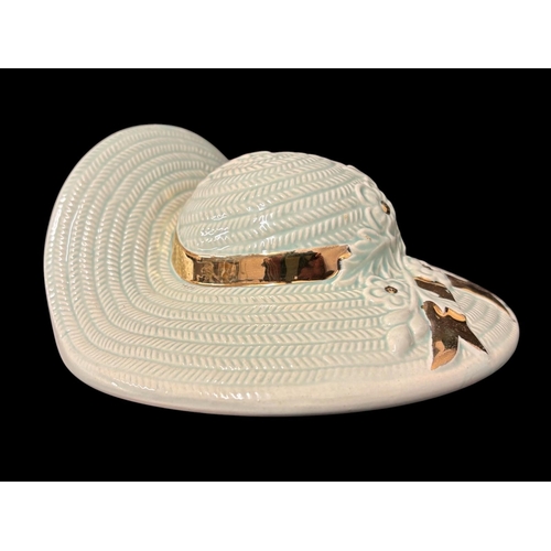 476 - A LARGE COLLECTION OF DECORATIVE HOMEWARE to include a pair of Royal Winton Grimwades 'Rosebud' wall... 