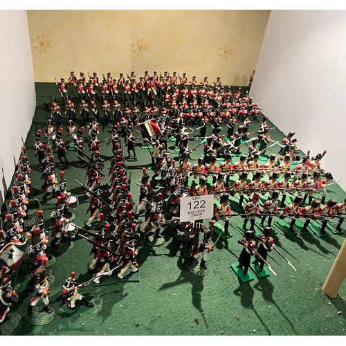 122 - MODEL SOLDIERS: Mainly infantry including flag bearer, etc.