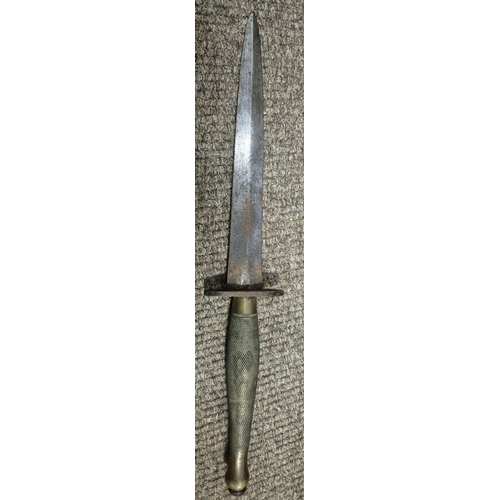 251 - A SECOND PATTERN FAIRBAIRN SYKES FIGHTING KNIFE in original leather scabbard