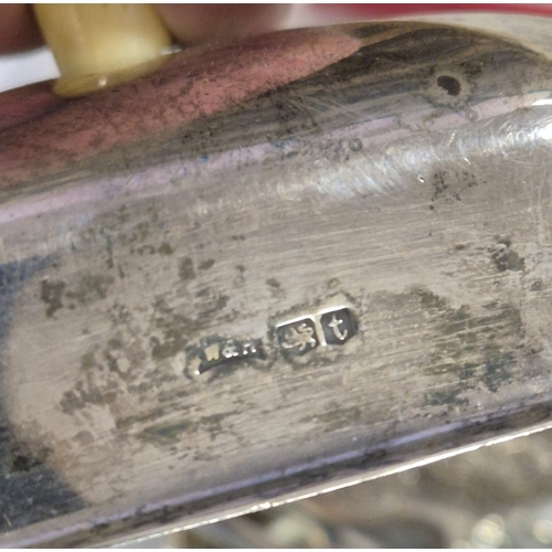 262 - A MISCELLANEOUS COLLECTION OF HALLMARKED SILVER AND WHITE METAL ITEMS Weight of hallmarked silver ap... 