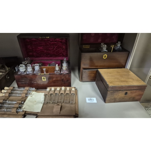 281 - A MIXED COLLECTION OF ANTIQUE MEDICAL AND APOTHECARY JARS, BOTTLES AND CASED SETS partially complete