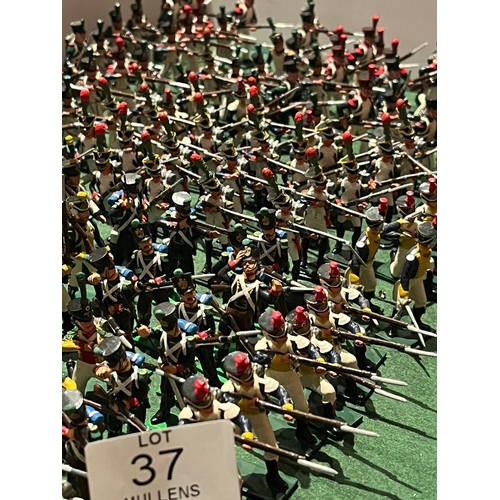 37 - MODEL SOLDIERS: Mainly riflemen.