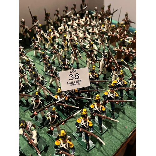 38 - MODEL SOLDIERS: Various regiments. Mainly riflemen, pikemen, etc.