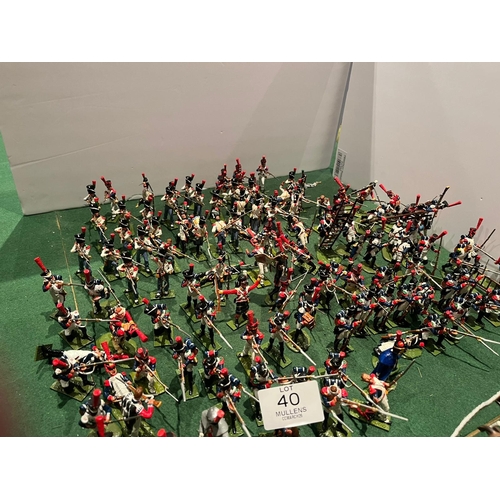 40 - MODEL SOLDIERS: Infantrymen, riflemen, etc.