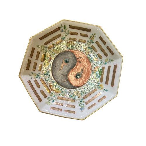 277 - THREE PIECES OF ANTIQUE CHINESE PORCELAIN including Qing Dynasty yin yang dish and an enamelled teap... 