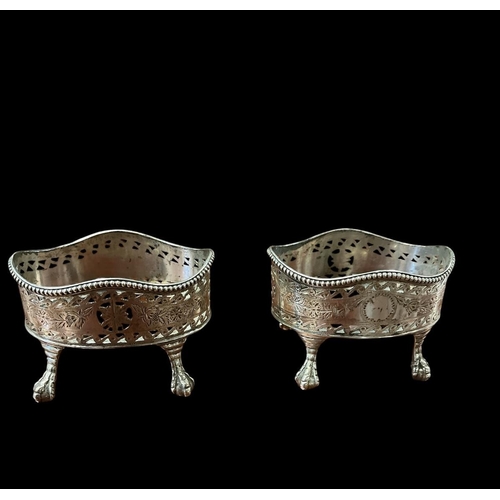 457 - A PAIR OF GEORGIAN STERLING SILVER SALTS
Lacking Glass Liners
London 1805
Approx 163g