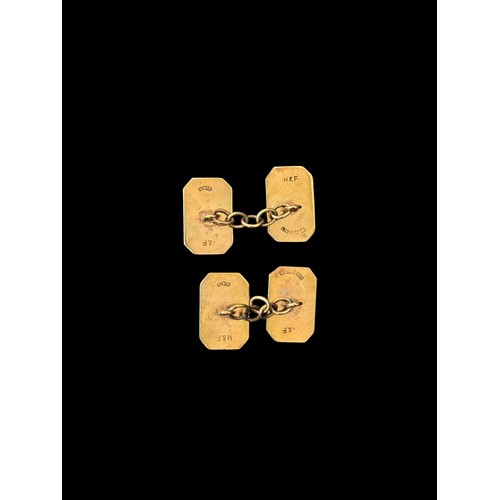 485F - A COLLECTION OF VINTAGE GOLD AND YELLOW METAL JEWELLERY AND WATCHES to include three gold rings with... 