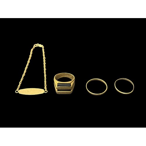 485F - A COLLECTION OF VINTAGE GOLD AND YELLOW METAL JEWELLERY AND WATCHES to include three gold rings with... 