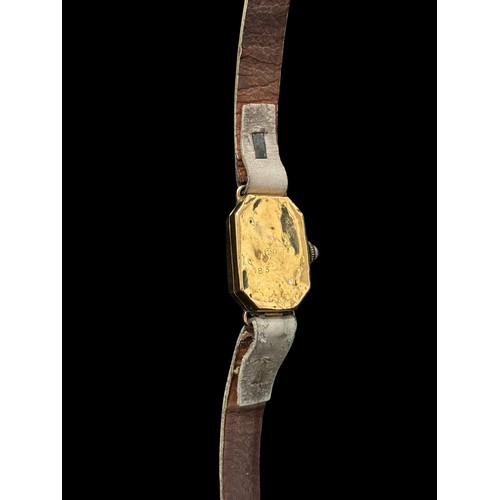 485F - A COLLECTION OF VINTAGE GOLD AND YELLOW METAL JEWELLERY AND WATCHES to include three gold rings with... 