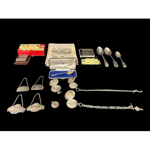 499 - A COLLECTION OF STERLING SILVER AND MISCELLANEOUS ITEMS to include four sterling silver cased pocket... 