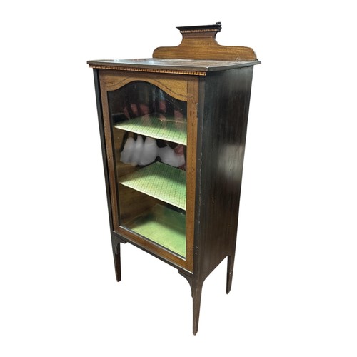 25 - AN EDWARDIAN MAHOGANY INLAID CHINA DISPLAY CABINET the rectangular top with moulded back above a gla... 
