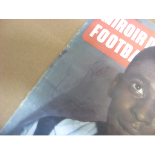 1197 - PELE, 1960, full signature of Edson Arantes De Nasicmento 'Pele', on the front of Miroir Du Football... 