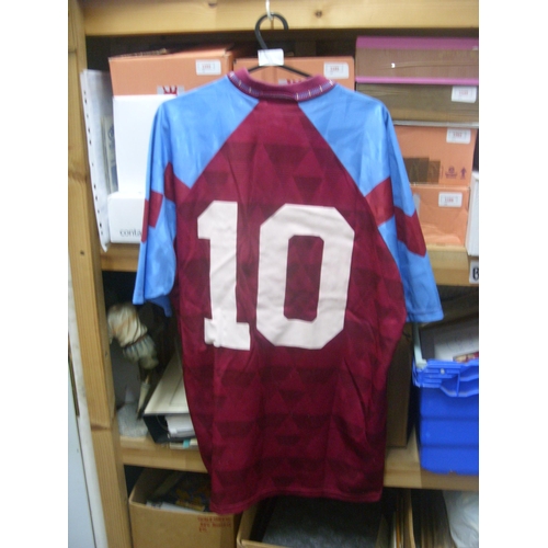 39 - ASTON VILLA, 1990-1992, a replica home football shirt, Umbro, Sponsor: Mita Copiers, Size: Large Men... 