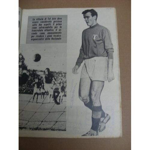 620 - CESARE MALDINI, 1961, Lo Sport Illustrato, Italian Football Magazine, 19/10/1961, No 42, Autographed... 