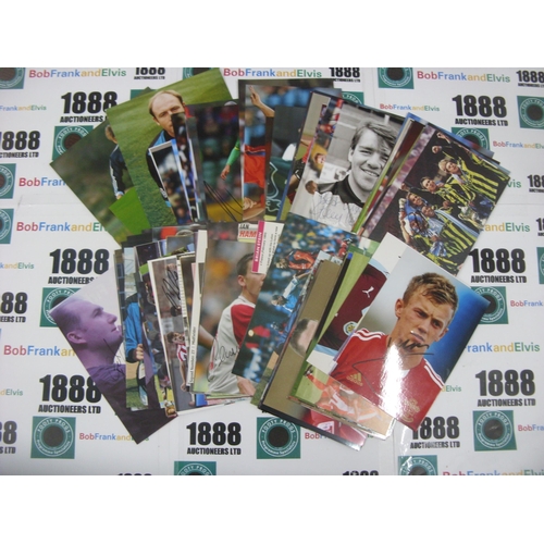 162 - AUTOGRAPH SELECTION, Modern Era, 135 individually signed images, many are postcard size or smaller, ... 