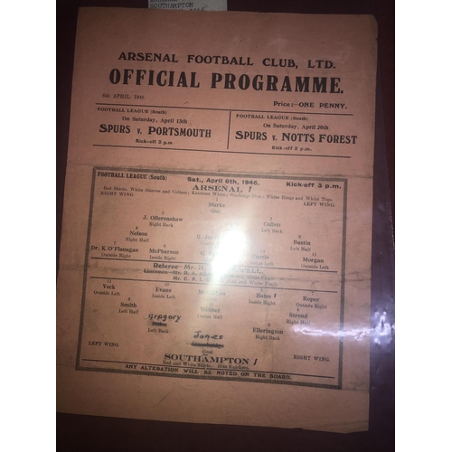 31 - ARSENAL, 1945/1946, a football programme from the fixture versus Southampton, played on 06/04/1946 i... 