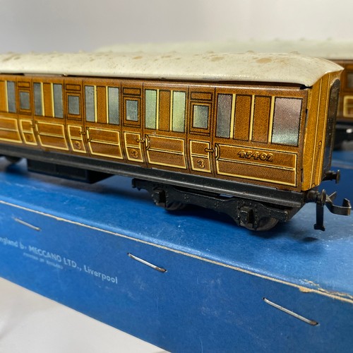 13 - Hornby Dublo Teak D1 Corridor coach LNER 1st/3rd and D1 Corridor coach LNER Brake/3rd 1950's boxes -... 