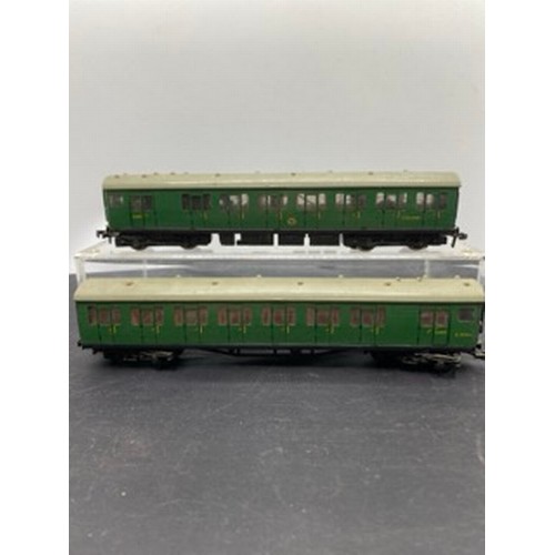 14 - A Hornby Dublo three rail No. 2250 EMU motor coach S.65326 and a trailer coach S.77511, finished in ... 