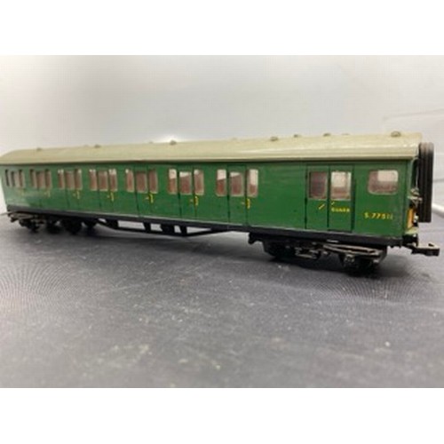 14 - A Hornby Dublo three rail No. 2250 EMU motor coach S.65326 and a trailer coach S.77511, finished in ... 