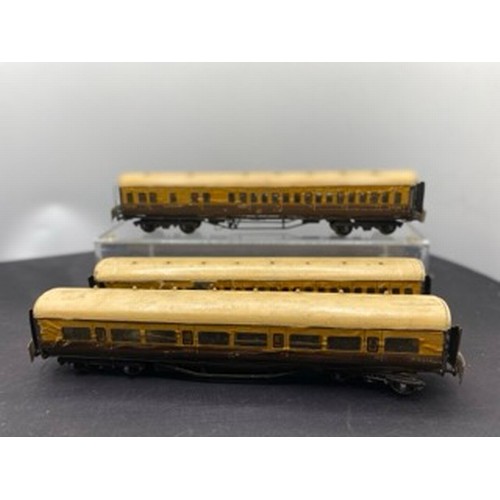 15 - Three Kit-built Metal Vintage Coaches in GWR Livery OO Gauge, dating from 1950's, Detailing to Chass... 