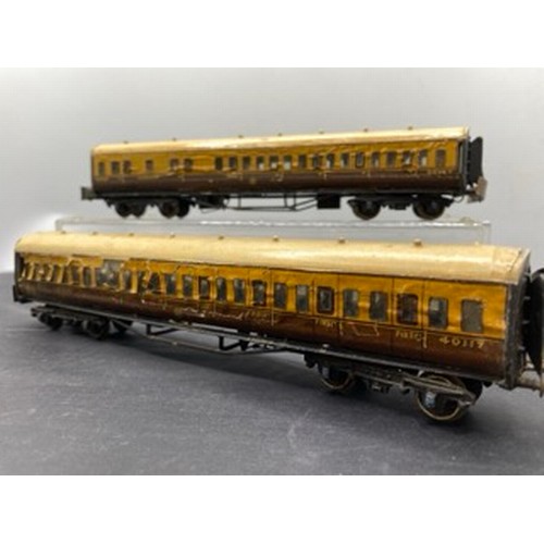 15 - Three Kit-built Metal Vintage Coaches in GWR Livery OO Gauge, dating from 1950's, Detailing to Chass... 